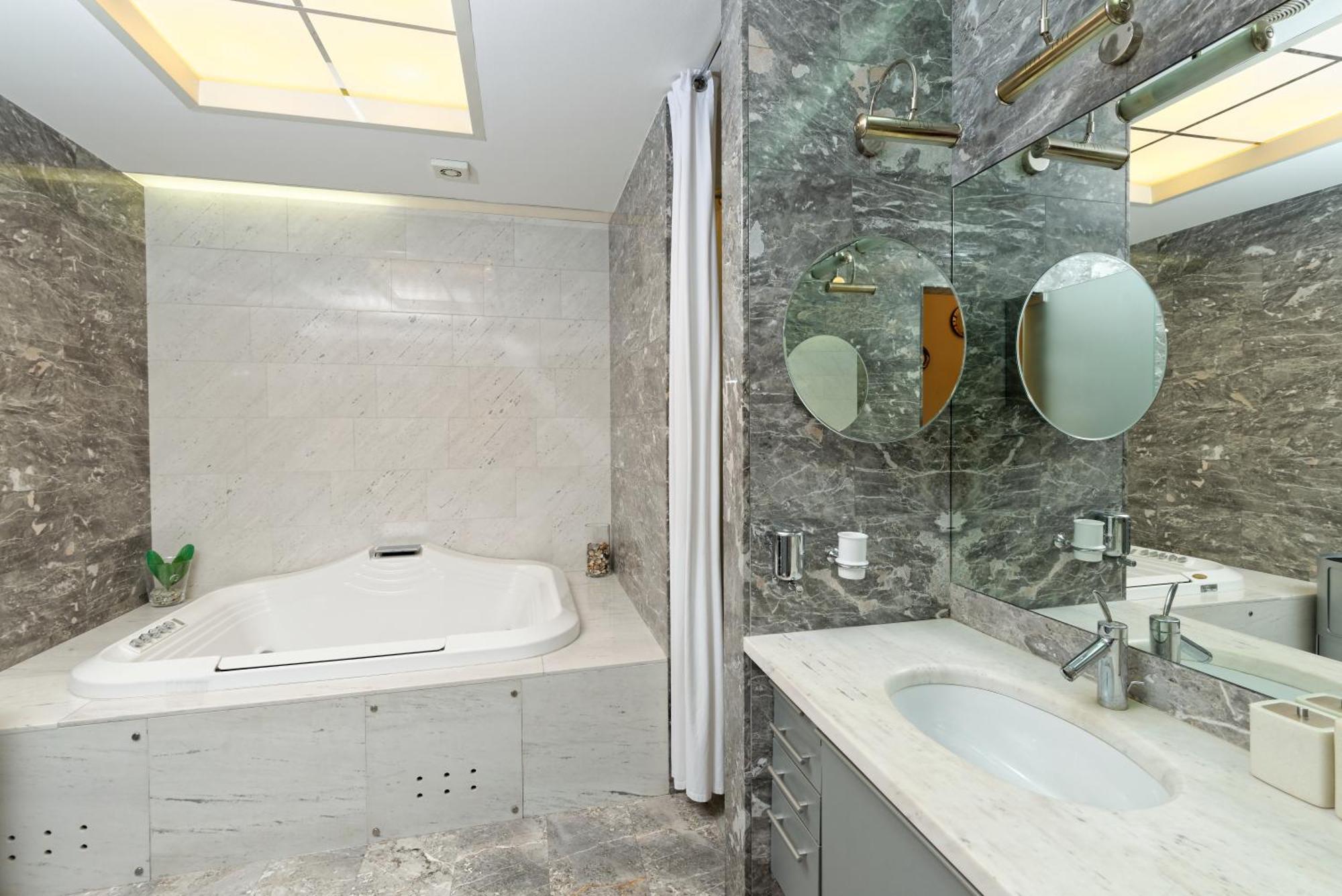Neoclassical Luxury Apartment Ljubljana Eksteriør bilde